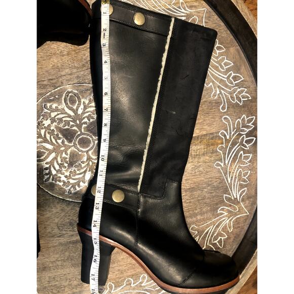 Women's Black Leather Insulated Timberland Boots - Picture 8 of 10